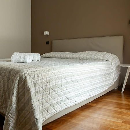 Sirmione Rosselli Apartments エクステリア 写真