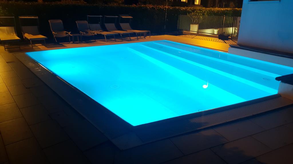 Sirmione Rosselli Apartments エクステリア 写真